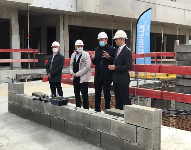 Pose de la première pierre du projet CENTRE-VILLAGE
